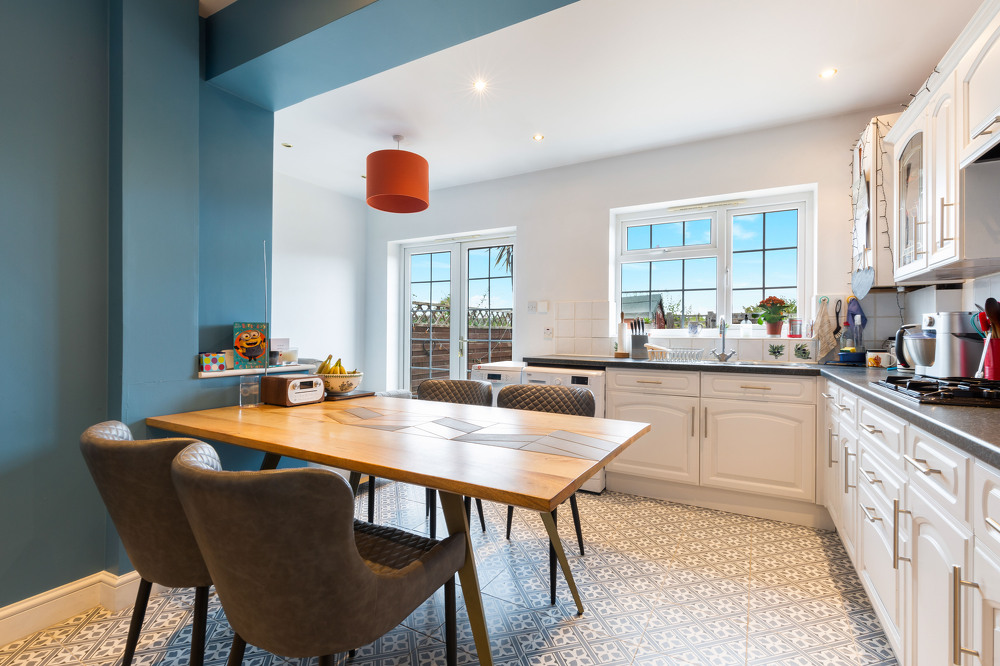 house or flat for sale or rent in south west London